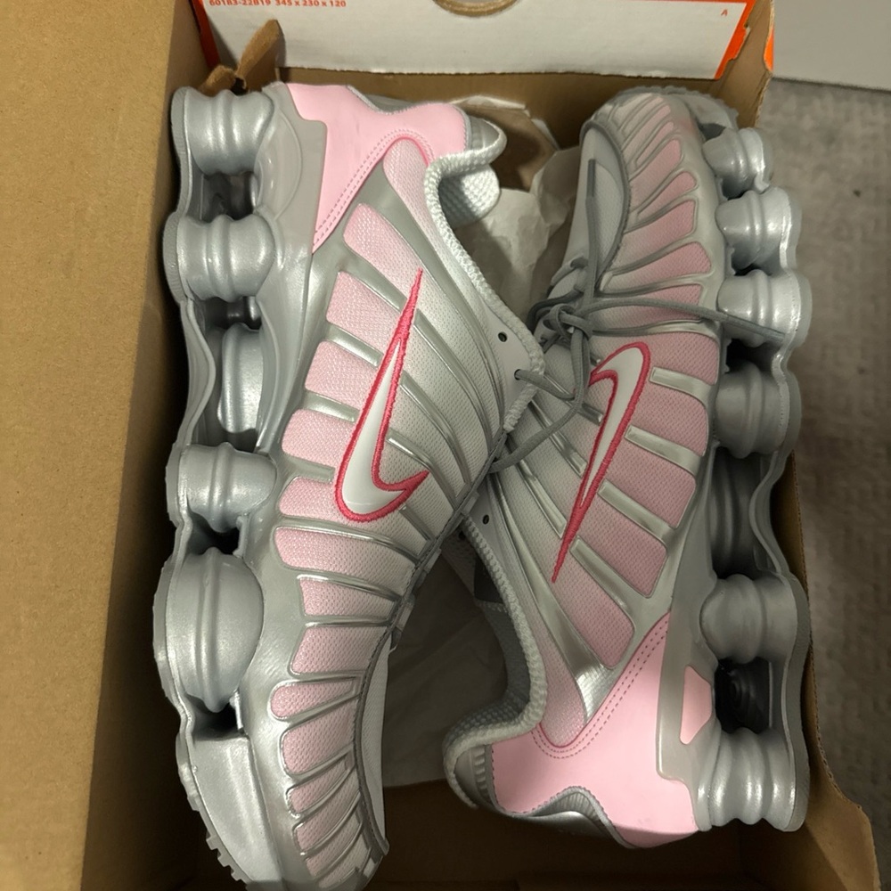 Nike Women's Pink and Gray Athletic Shoes